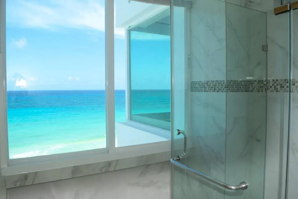 Ocean Front Studio 2C, New Listing Cancun Mexico