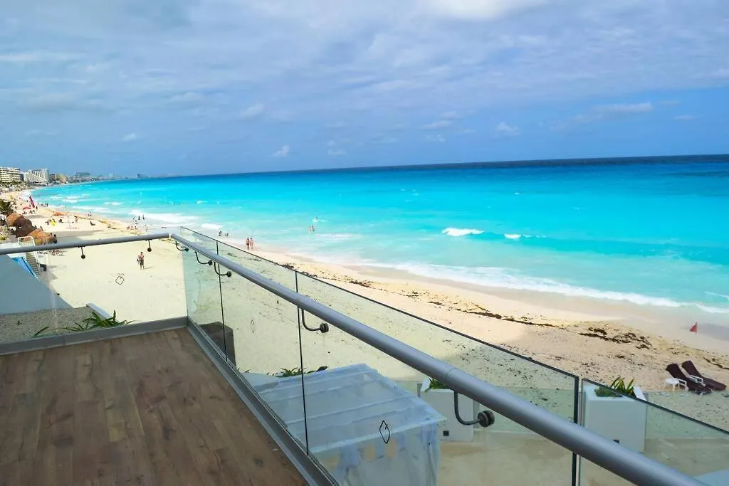 Ocean Front Studio 2C, New Listing Cancun Mexico