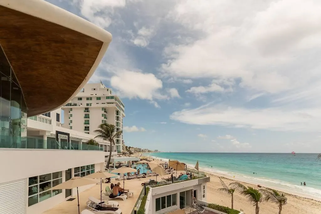Apartment Ocean Front Studio 2C, New Listing Cancun Mexico