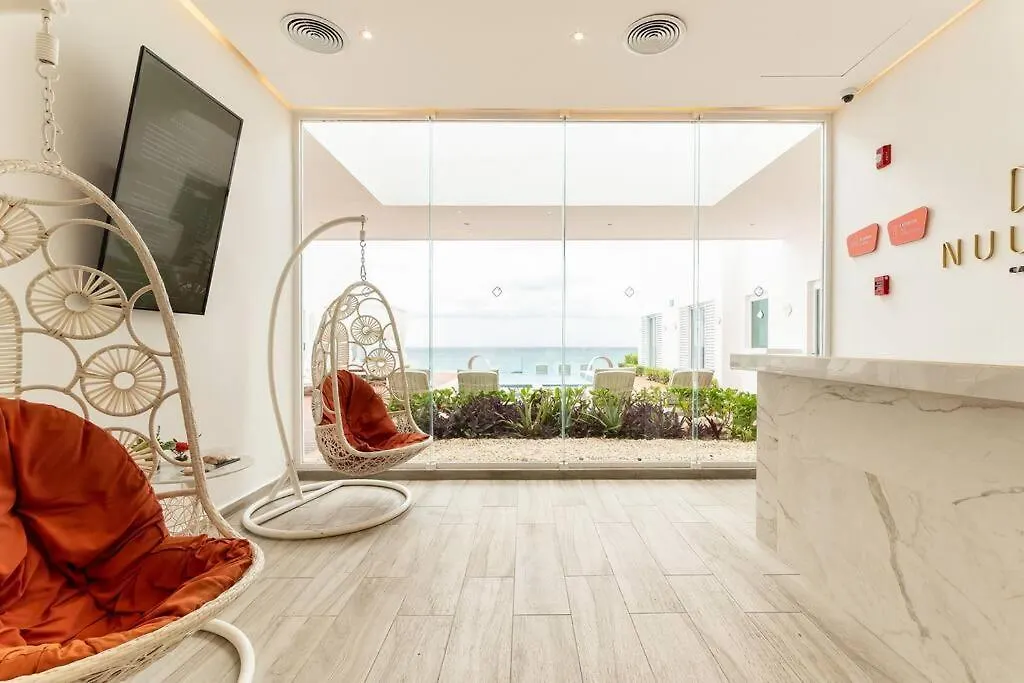 Apartment Ocean Front Studio 2C, New Listing Cancun