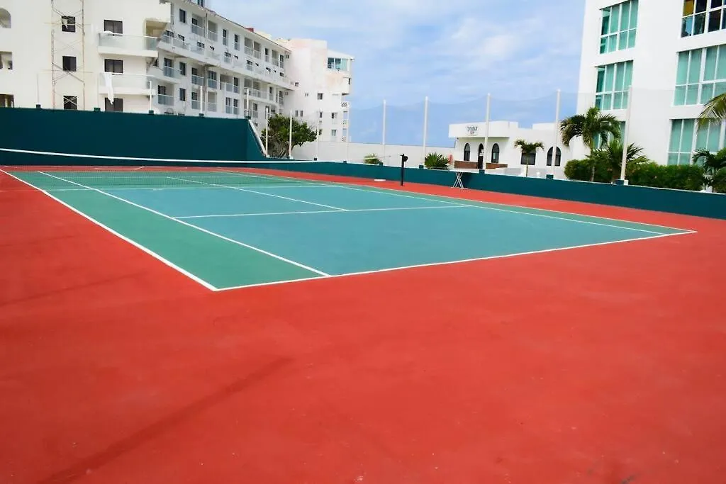 Apartment Ocean Front Studio 2C, New Listing Cancun