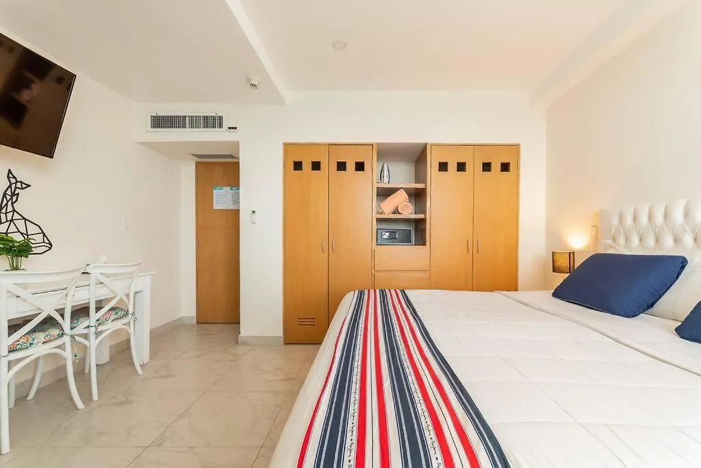 Ocean Front Studio 2C, New Listing Cancun Mexico