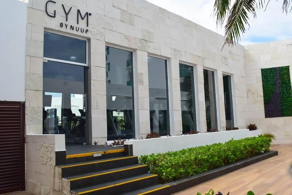 Apartment Ocean Front Studio 2C, New Listing Cancun Mexico