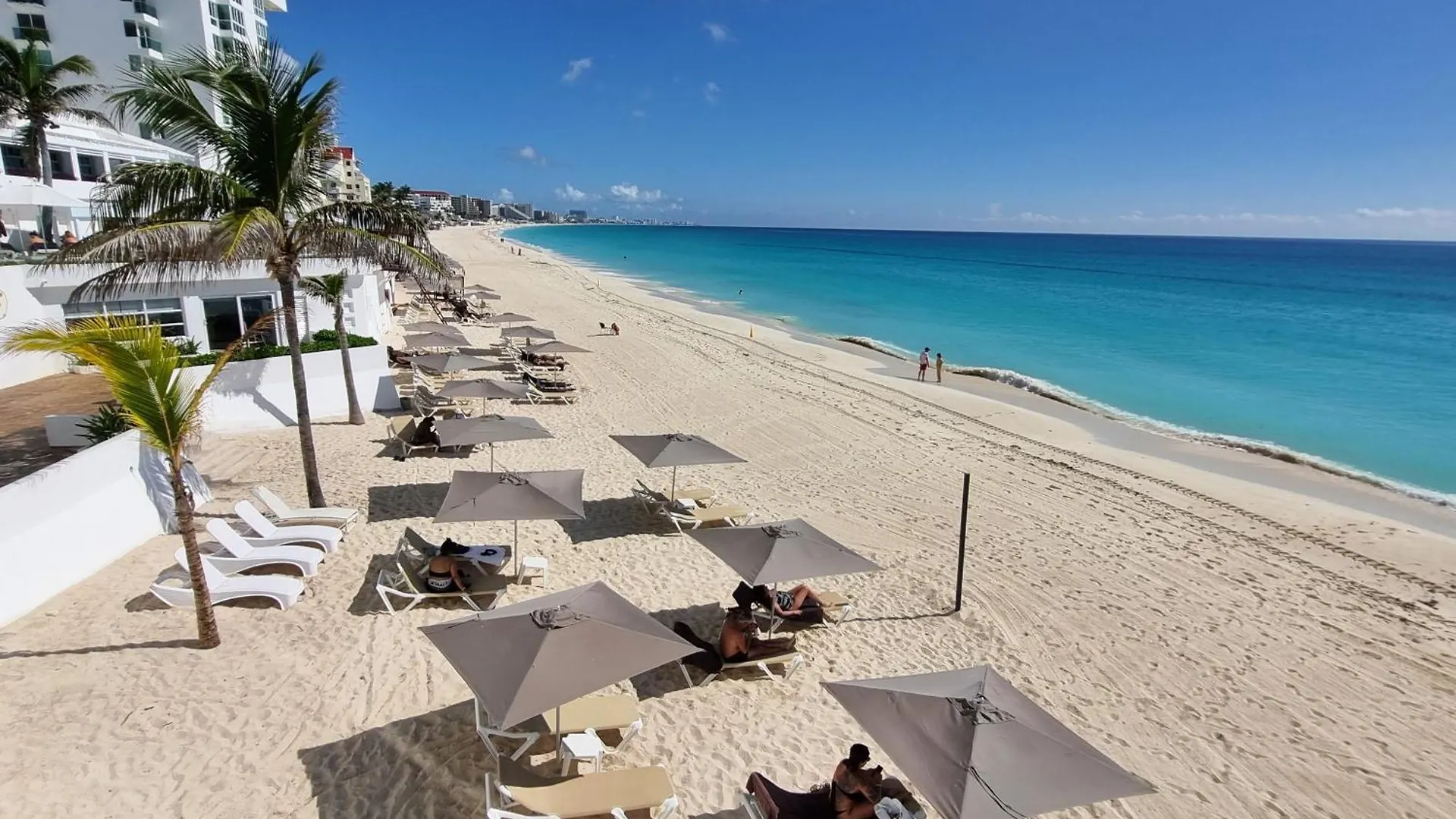 Apartment Ocean Front Studio 2C, New Listing Cancun